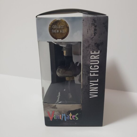 Justice League Vinimates Battle Damaged Batman Exclusive Vinyl Figure Toy - Picture 3 of 5